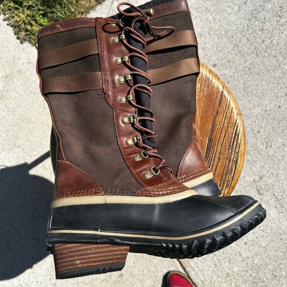 Sorel boots size 9 - Picture 8 of 8